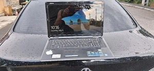 vând laptop-uri