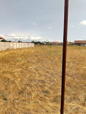 teren extravilan case langa teren motrului 760mp 