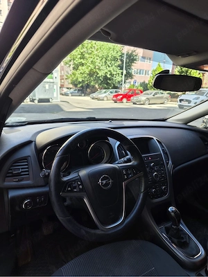 Opel Astra J Sedan 2019 (rulaj:65000 km) - imagine 4