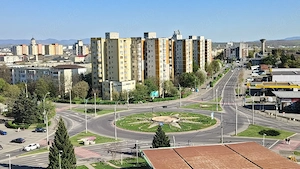 Apartament 2 cam. de închiriat, zona Semiluna - imagine 6