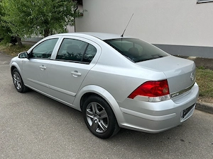 Opel Astra 1.6 Benzina 116 Cp an 2009 - imagine 5