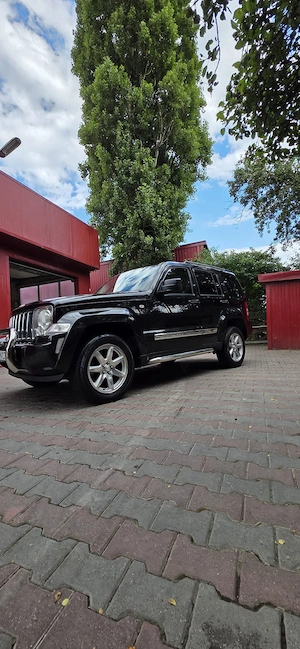 Jeep Cherokee 2.8 Automat 2010 accept orice test - imagine 2