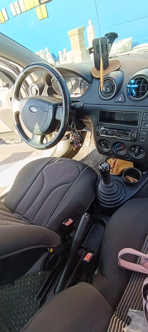 Ford Fiesta  - imagine 4