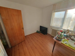 PROPRIETAR vand apartament decomandat 4 camere, 2 bai, 2 balcoane - imagine 4