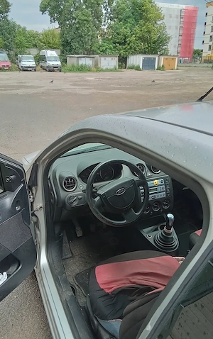 Ford fiesta, benz 1,3 euro4 cu AC funcțional  - imagine 5