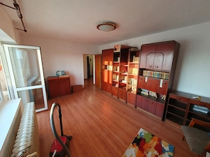 PROPRIETAR vand apartament decomandat 4 camere, 2 bai, 2 balcoane - imagine 8