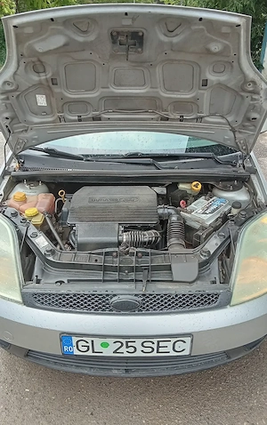 Ford fiesta, benz 1,3 euro4 cu AC funcțional  - imagine 3