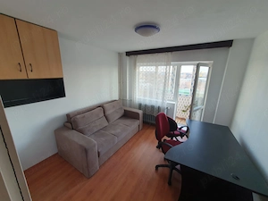 PROPRIETAR vand apartament decomandat 4 camere, 2 bai, 2 balcoane - imagine 7