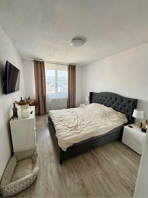 PROPRIETAR vând apartament cu 3 camere + parcare   Florești  - imagine 4