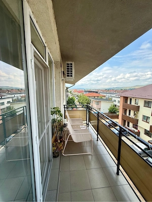 PROPRIETAR vând apartament cu 3 camere + parcare   Florești  - imagine 10
