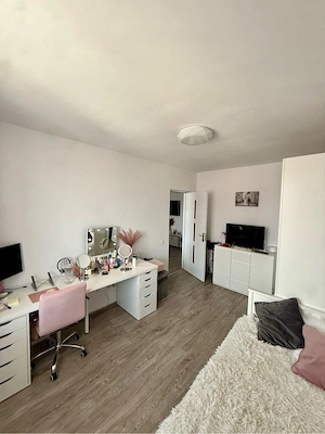 PROPRIETAR vând apartament cu 3 camere + parcare   Florești  - imagine 7