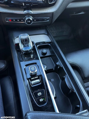 Volvo XC60 - INSCRIPTION-B4 diesel Mild-hybrid-2020-AWD-CUTIE AUTOMATĂ - imagine 6