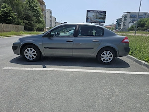 Vănd RENAULT MEGANE 2 SEDAN (Aspect Facelift 2.2)   1.6 16V Benzină + GPL BRC - imagine 3