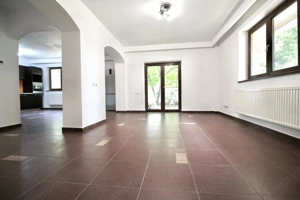 PRELUNGIREA GHENCEA-LIDL, APARTAMENT IN VILA 2010, CURTE 300 MP SI PARCARE!  - imagine 5