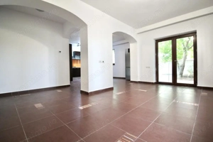 PRELUNGIREA GHENCEA-LIDL, APARTAMENT IN VILA 2010, CURTE 300 MP SI PARCARE!  - imagine 7