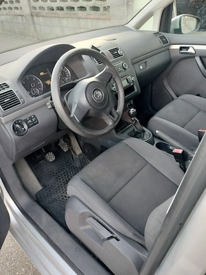Volkswagen Touran 1.6 TDO 2012 - imagine 6