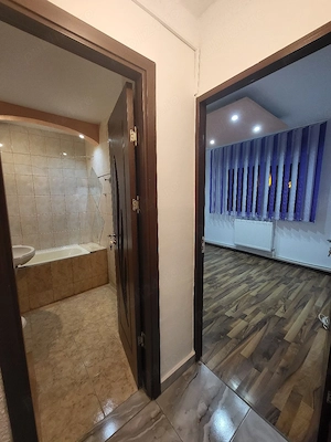 Închiriere apartament 3 camere   stradal - imagine 4