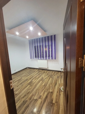 Închiriere apartament 3 camere   stradal - imagine 3