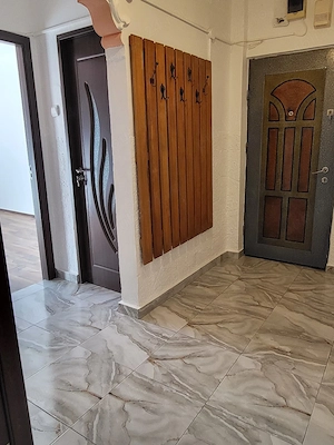 Închiriere apartament 3 camere   stradal - imagine 5