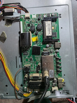 Dezmembrez tv Akai lt2220dvd 