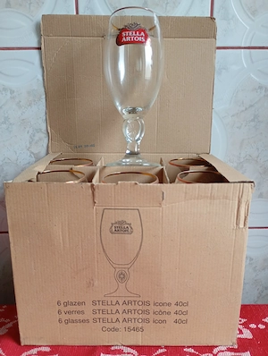 Vând set de 6 pahare Stella Artois de 300 ml