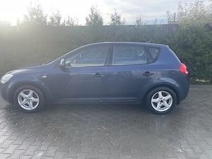 Vând Kia Ceed 1,4 benzină  - imagine 2