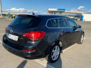 Opel Astra J Sports Tourer - imagine 3