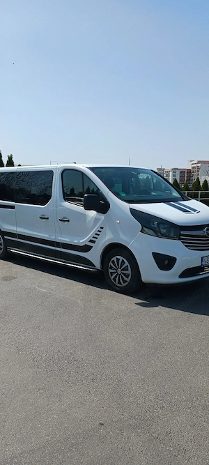 Vând Opel Vivaro 8+1locuri  - imagine 3