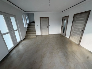 Casa nouă-Oprișeni - imagine 2