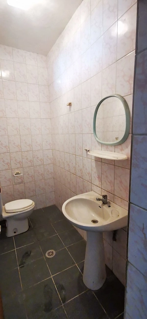 Apartament Resita Timisorii 3 camere decomandat 80 mp negociabil - imagine 8