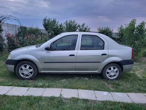 Vand Dacia Logan din 2004 - imagine 7