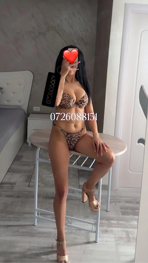 Bruneta slim&Hot