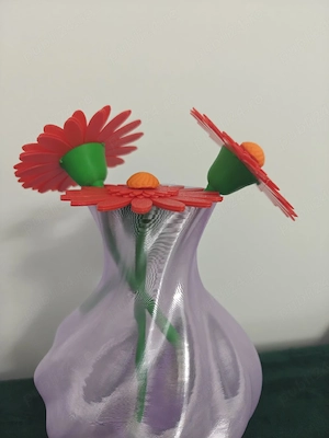 Vază decorativă translucent mov