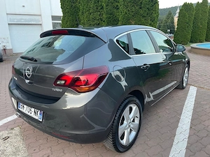 Opel Astra J - imagine 3