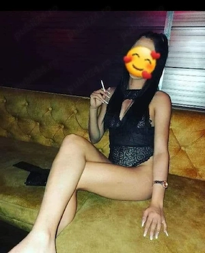 2 fete jucăușe       