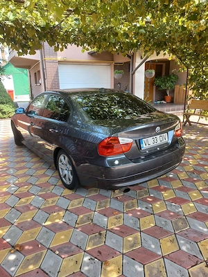 Vând BMW E90 320i automată  - imagine 2