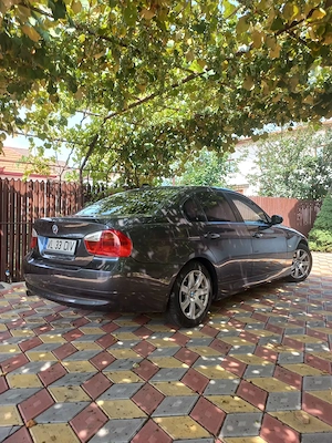 Vând BMW E90 320i automată  - imagine 3
