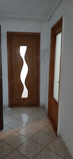 Vind Apartament cu 2 camere  - imagine 3