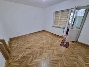 Apartament 2 camere et 1 (ACTIVITATE DE BIROU) zona Biblioteca Jud