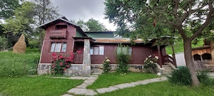 Casa gospodarului, înconjurată de natură, Comarnic