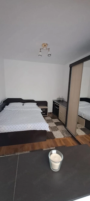 Închiriez apartament 
