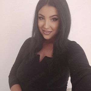 Buna sunt Laura nouă în orașul tău deplasări , la tine sau la mine  