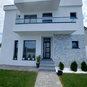 vila  casă  zona Ford 