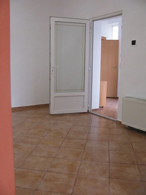 Spațiu comercial de închiriat   60 mp   Calea Șagului, zonă cu vad comercial excelent - imagine 3