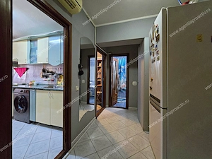 Apartament cu 2 camere, decomandat, Micro 18, Etaj 3, lângă Dunărea Mall - imagine 8