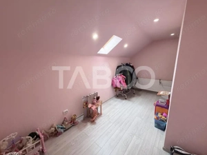 Apartament decomandat 4 camere 110 mp utili parcare privata Sura Mare - imagine 3