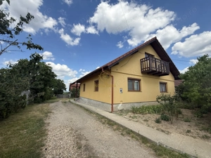 De vanzare Casa cu 4 camere si teren de 4.839mp/Utilata/Mobilata - imagine 2