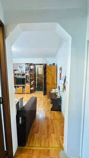 Apartament 2 camere| Etaj 4/4| Necesită renovare| Anvelopat| Parcare - imagine 13