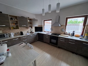 Inchiriez apartament 3 camere zona piata Avram Iancu + curte proprie ID: RH-45294-property