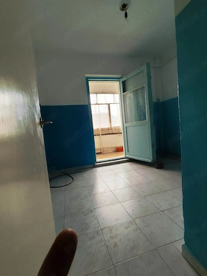 Vand apartament cu 2 camere pe Bulervardul Dorobanti intre Scolilor si Calea Calarasilor - imagine 2
